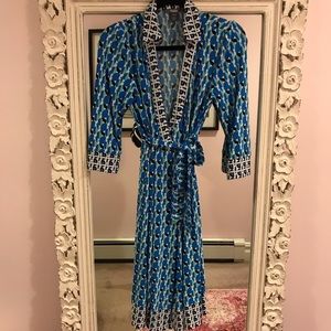 Muse for Pea in the Pod wrap dress